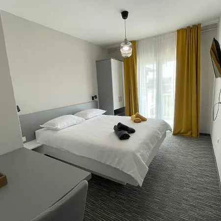 فندق مبيت وإفطار Rooms&apartments Nada