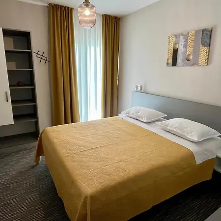 Rooms&apartments Nada 2* Привлака