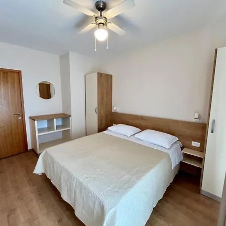 Rooms&apartments Nada 2* Privlaka (Zadar)