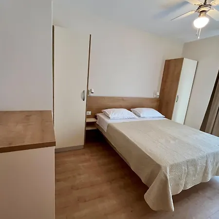 Rooms&apartments Nada بريفلاكا