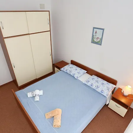 Rooms&apartments Nada فندق مبيت وإفطار