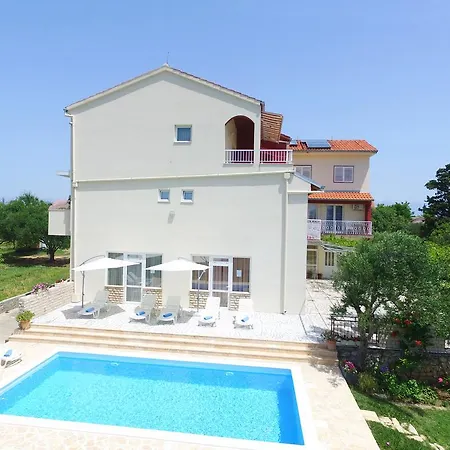 Rooms&apartments Nada بريفلاكا