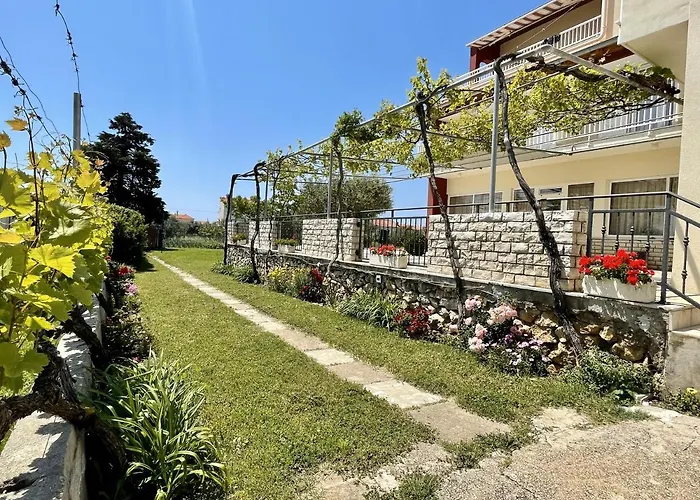 Rooms&apartments Nada Отель типа 