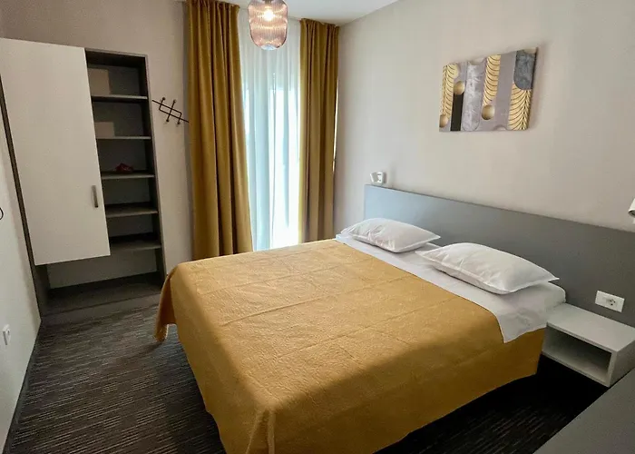 Rooms&apartments Nada 2* Privlaka (Zadar)