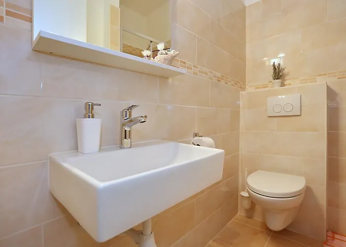 Rooms&apartments Nada 2* Привлака