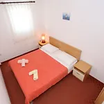 Rooms&apartments Nada 2* Privlaka (Zadar)