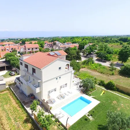 krevet i doručak Rooms&apartments Nada 2*