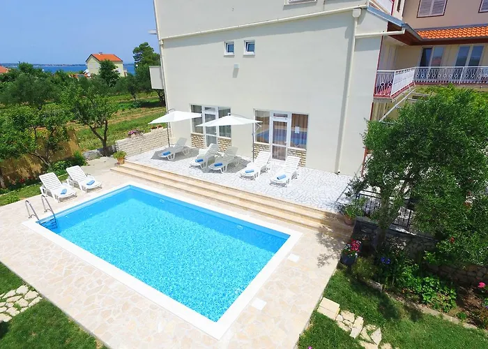 Rooms&apartments Nada