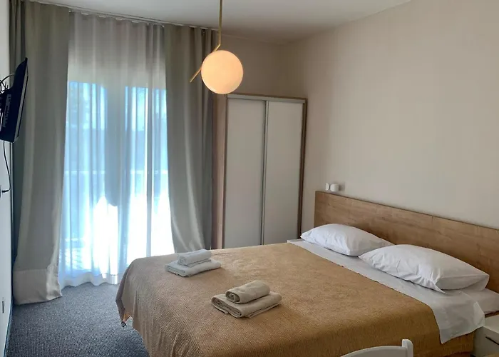 Rooms&apartments Nada Bed & Breakfast